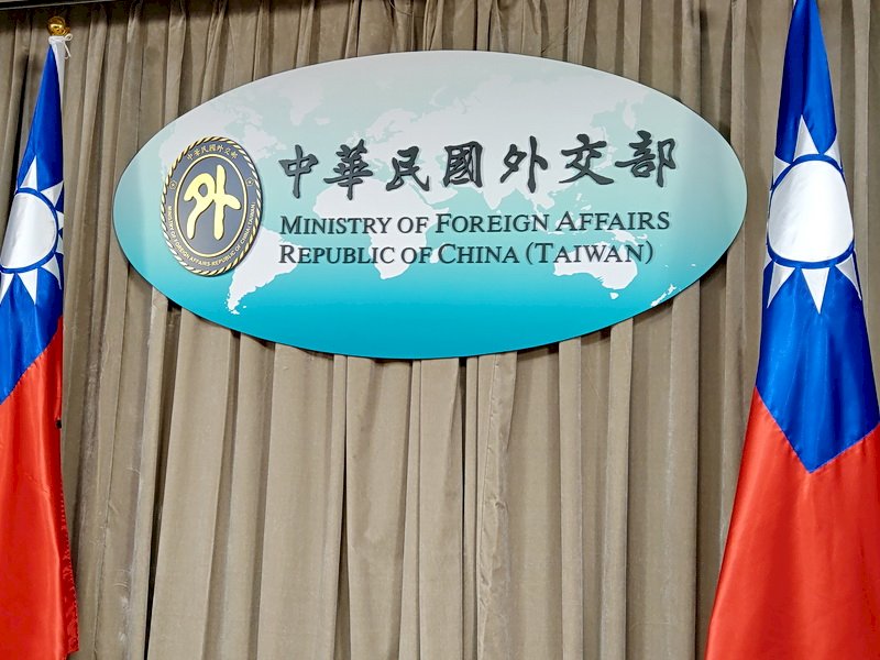 Condolences flood in from international community following crash