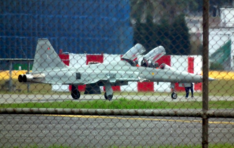 Air force resumes flying of F-5Fs after mid-air crash in March