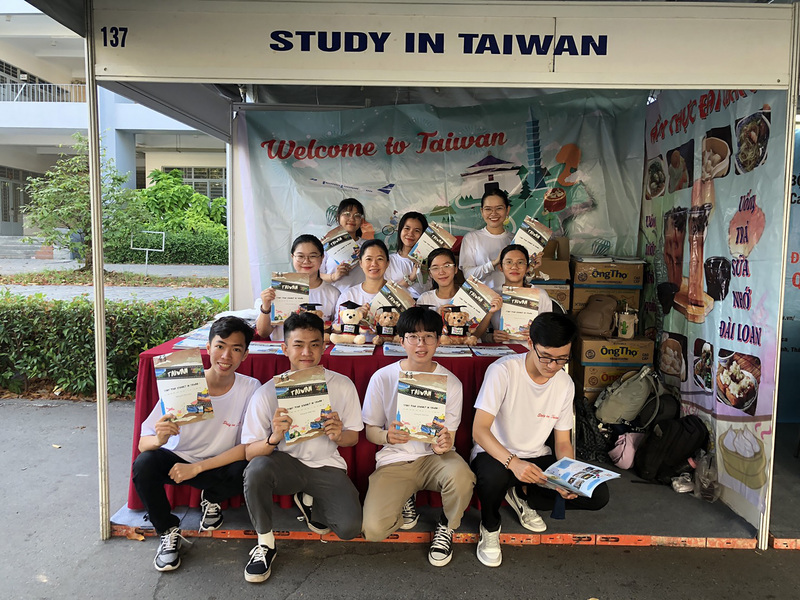 Why Vietnamese youths are choosing Taiwan over other countries to study abroad? (feat. Giang Nguyen)
