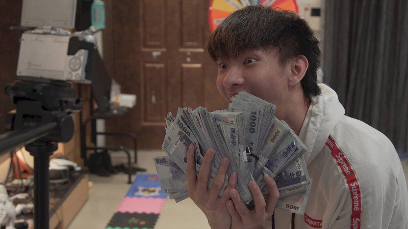Livestreaming: An effortless way to make big bucks?