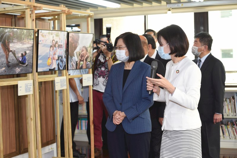 Tsai pledges more government support for young parents