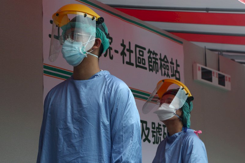 CDC: Staff at COVID-19 frontline are vaccination priority
