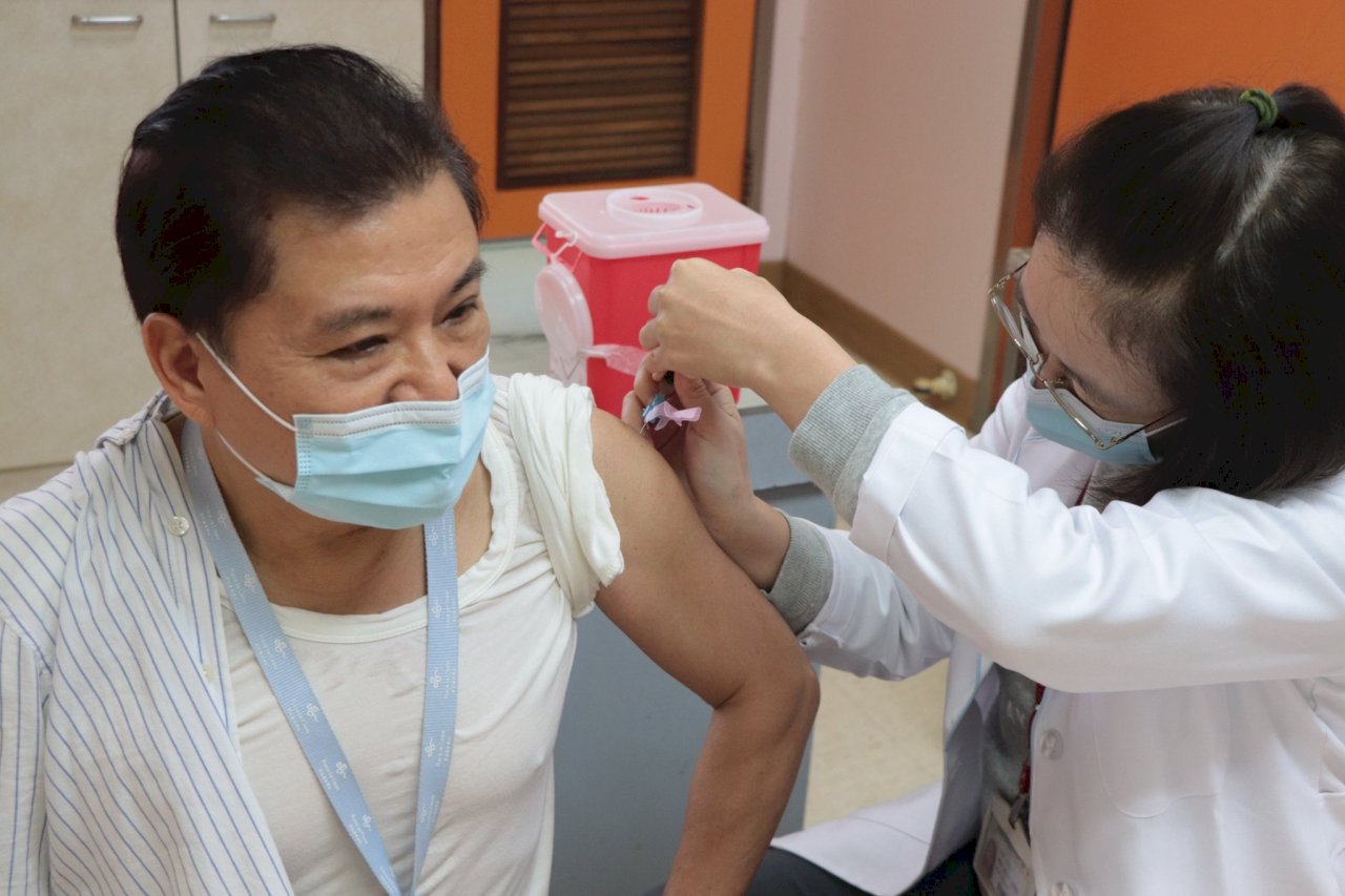 CECC: New AstraZeneca vaccines should be available Friday