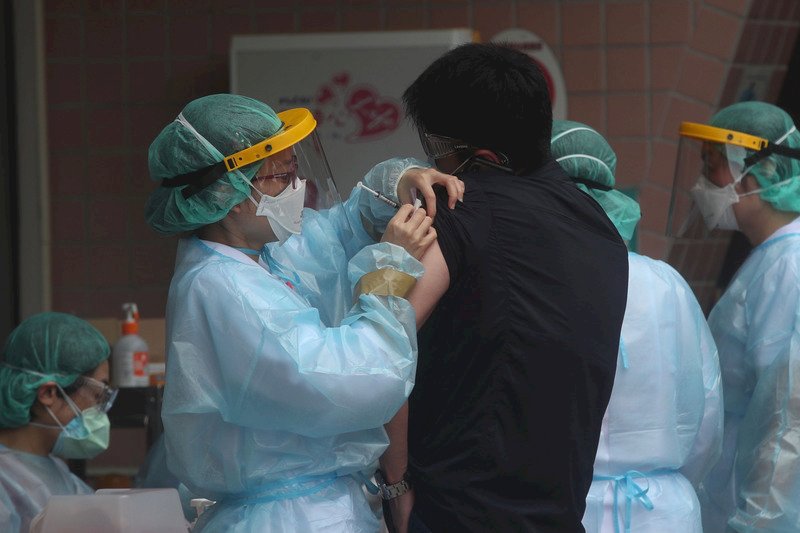 Government to allow and monitor private orders of vaccines