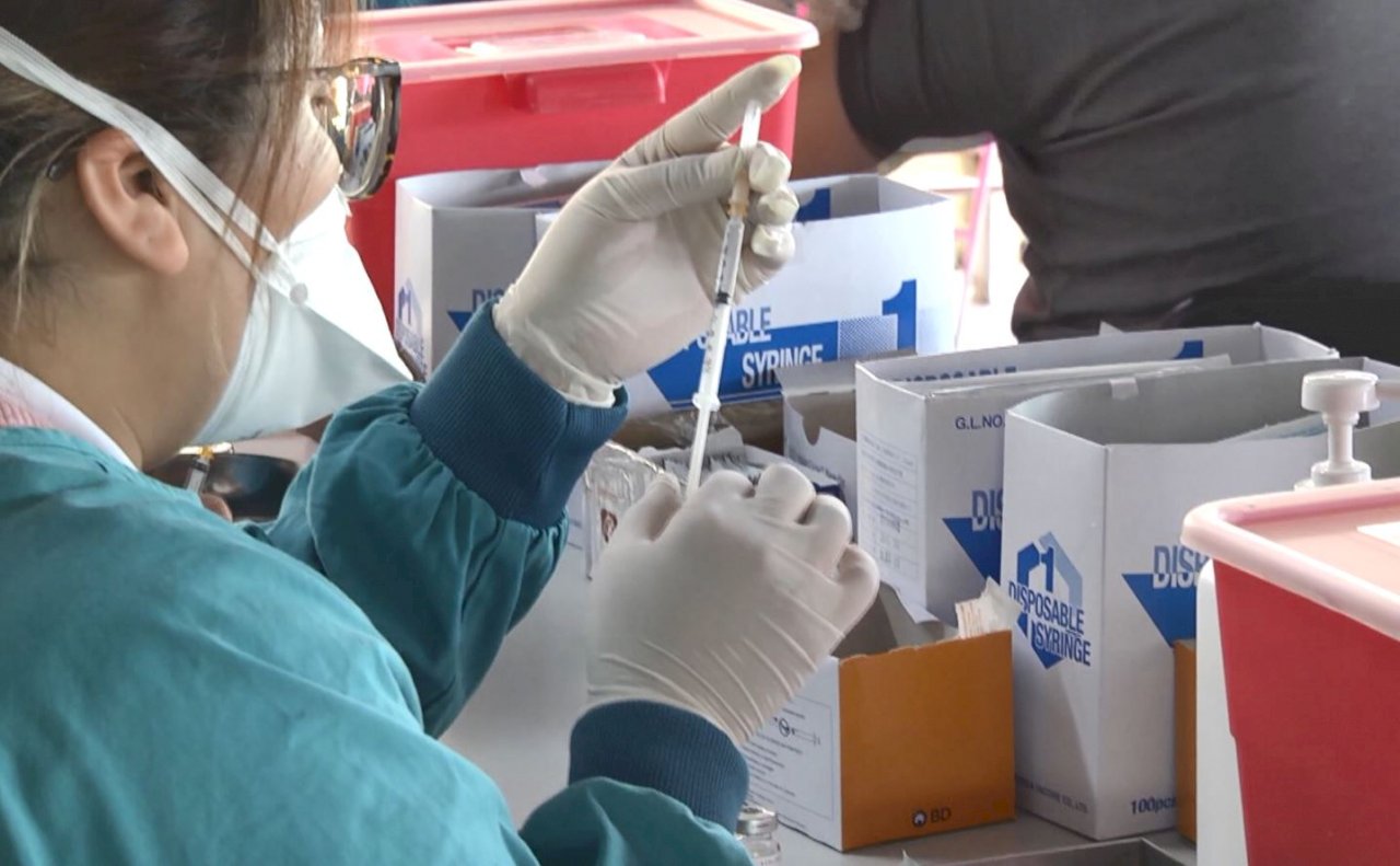 NTU doctor: Vigilance is key to relaxing pandemic alert level