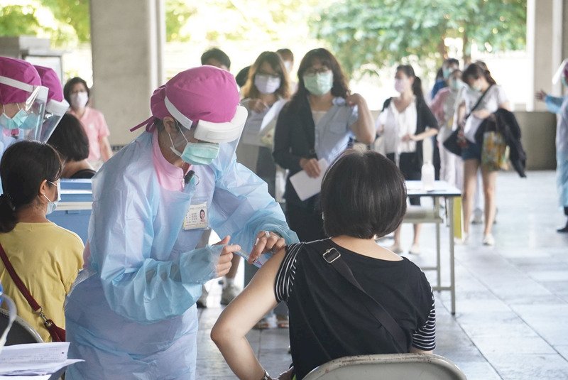 Video: Mass COVID-19 vaccination expected to start from late June