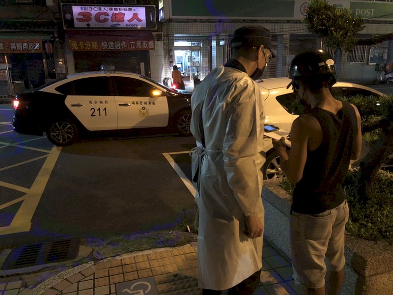Activists protest Miaoli magistrate’s ban on migrant workers leaving home
