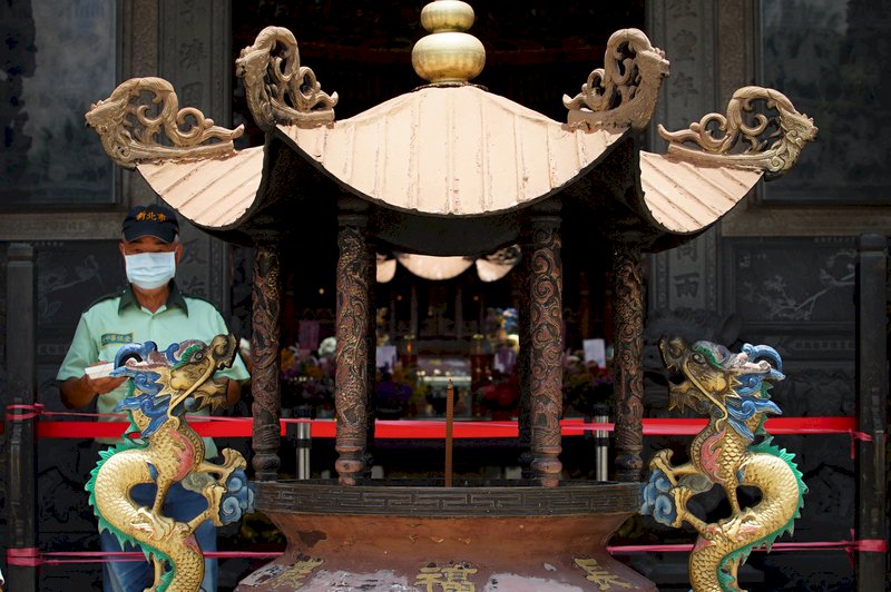 COVID-19: Limits on religious events, visits to nat’l parks extended