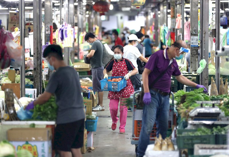 Taipei wholesale fruit market to require negative rapid COVID test to enter