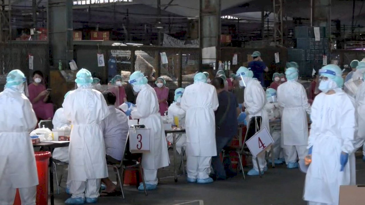 Taipei City market clusters prompt mass testing