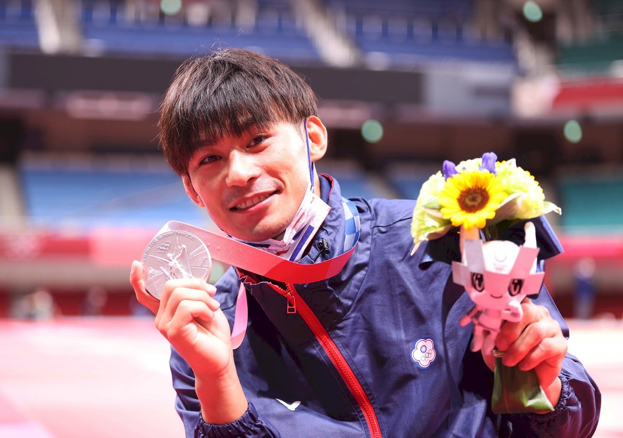 Taiwan’s Yang Yung-wei wins a silver Olympic medal in judo