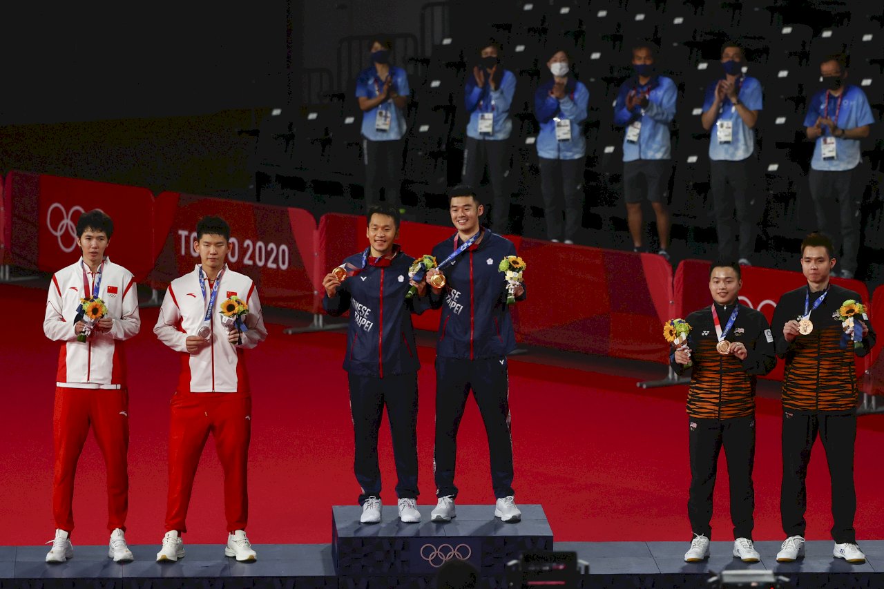 Men's badminton duo wins Taiwan's second gold at Tokyo Olympics