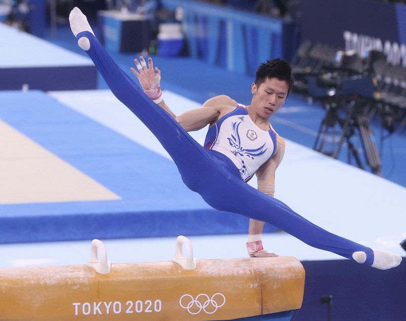 Taiwan's Lee Chih-kai wins a silver in men’s pommel horse