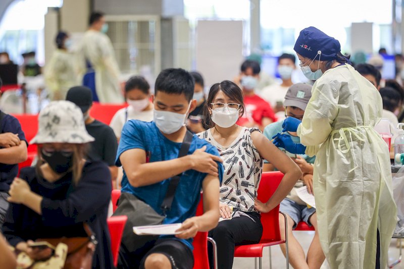 Nearly 600,000 AstraZeneca COVID-19 vaccine doses arrive in Taiwan