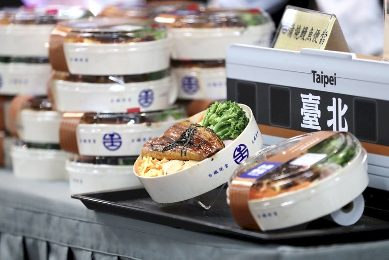 VIDEO: Cut in supply of bento boxes leaves customers hungry for more