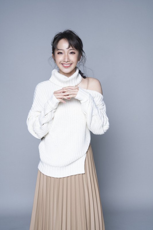 Taiwan mourns singer Miu Chu