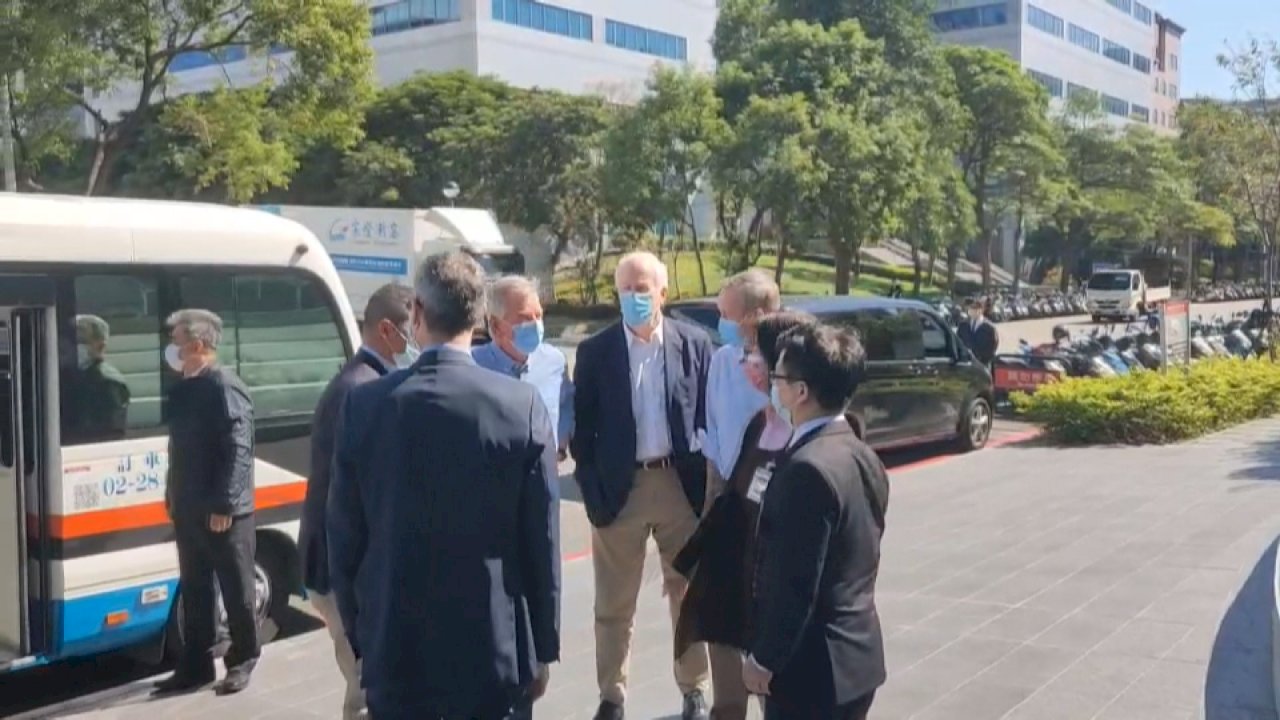 VIDEO: US Congress members visit Taiwan