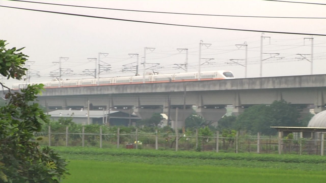 VIDEO: Farmers grow kaoliang to prevent ground sinking near High Speed Rail