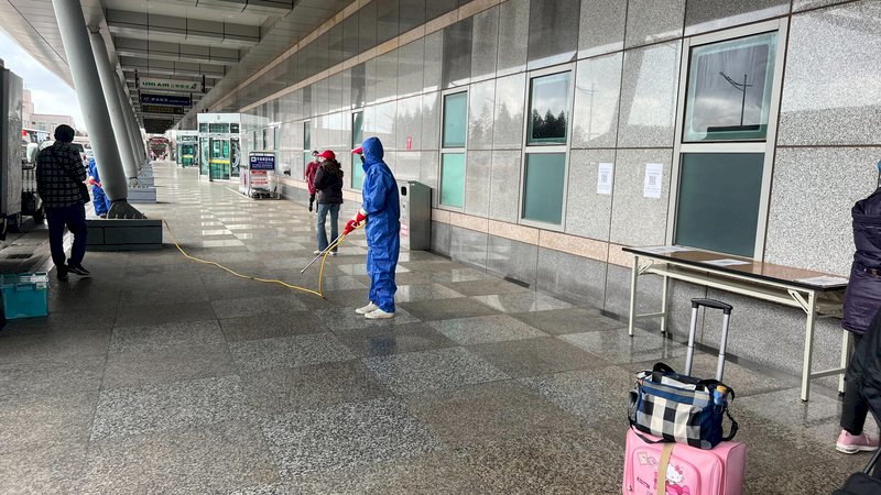 Health authorities to test passengers on flight with COVID patient