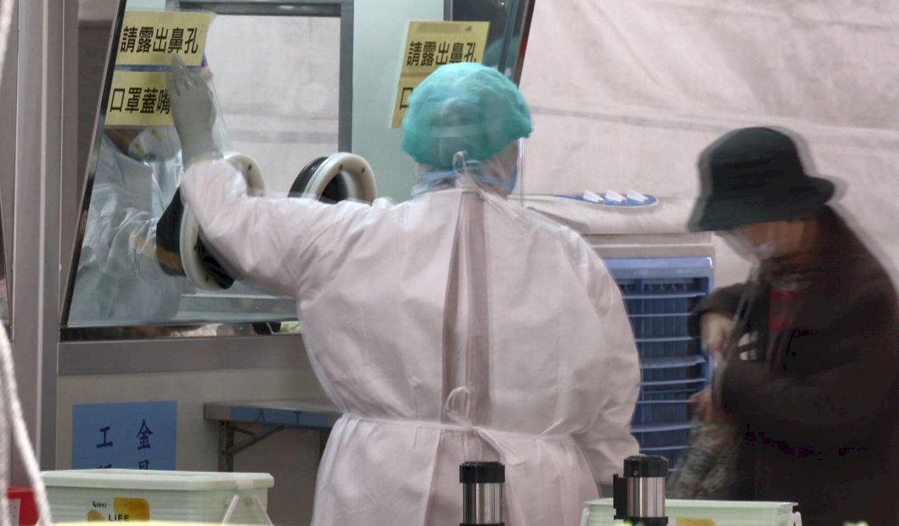 VIDEO: Epidemiologist says no need to raise COVID alert to Level 3 yet