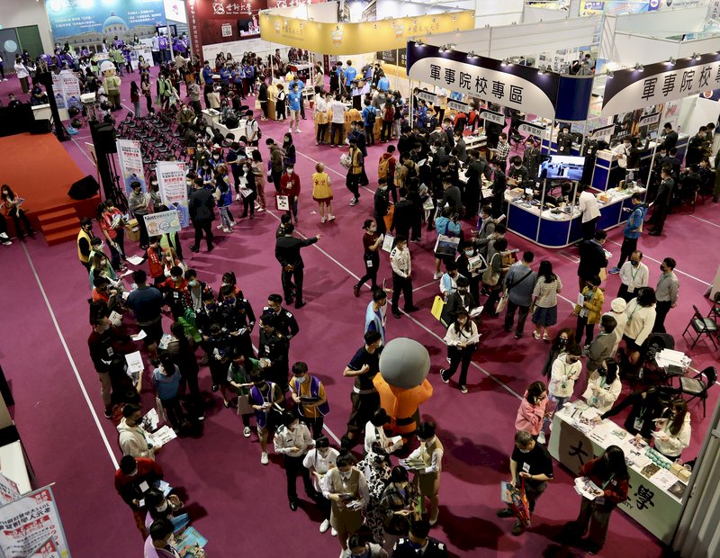 Taiwan to expand its bilingual programs to 250 overseas schools