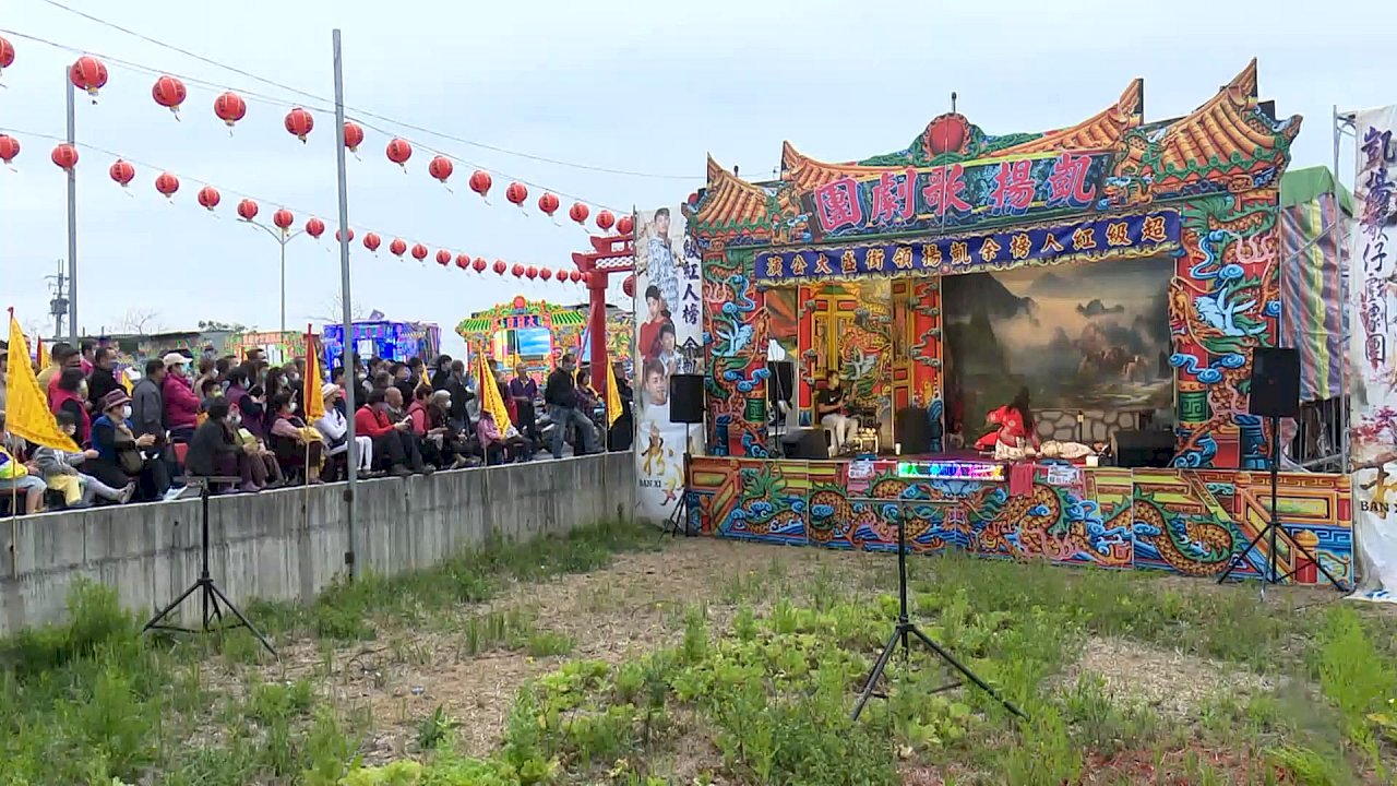 Changhua temple marks anniversary with 67 performance groups