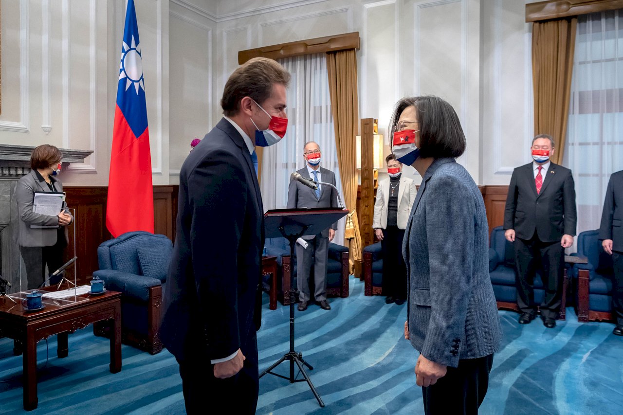Tsai praises stronger trade relations with Paraguay