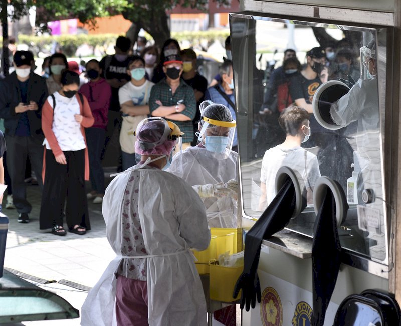Minister: daily local COVID infections could reach thousands by late April