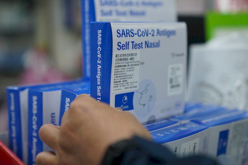 Taiwan set to import 40 million rapid test kits in April: Premier