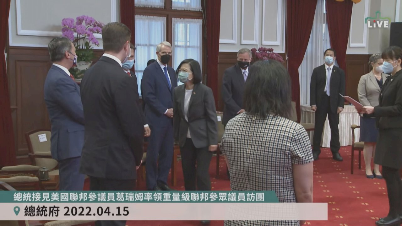 VIDEO: US senators visit Taiwan