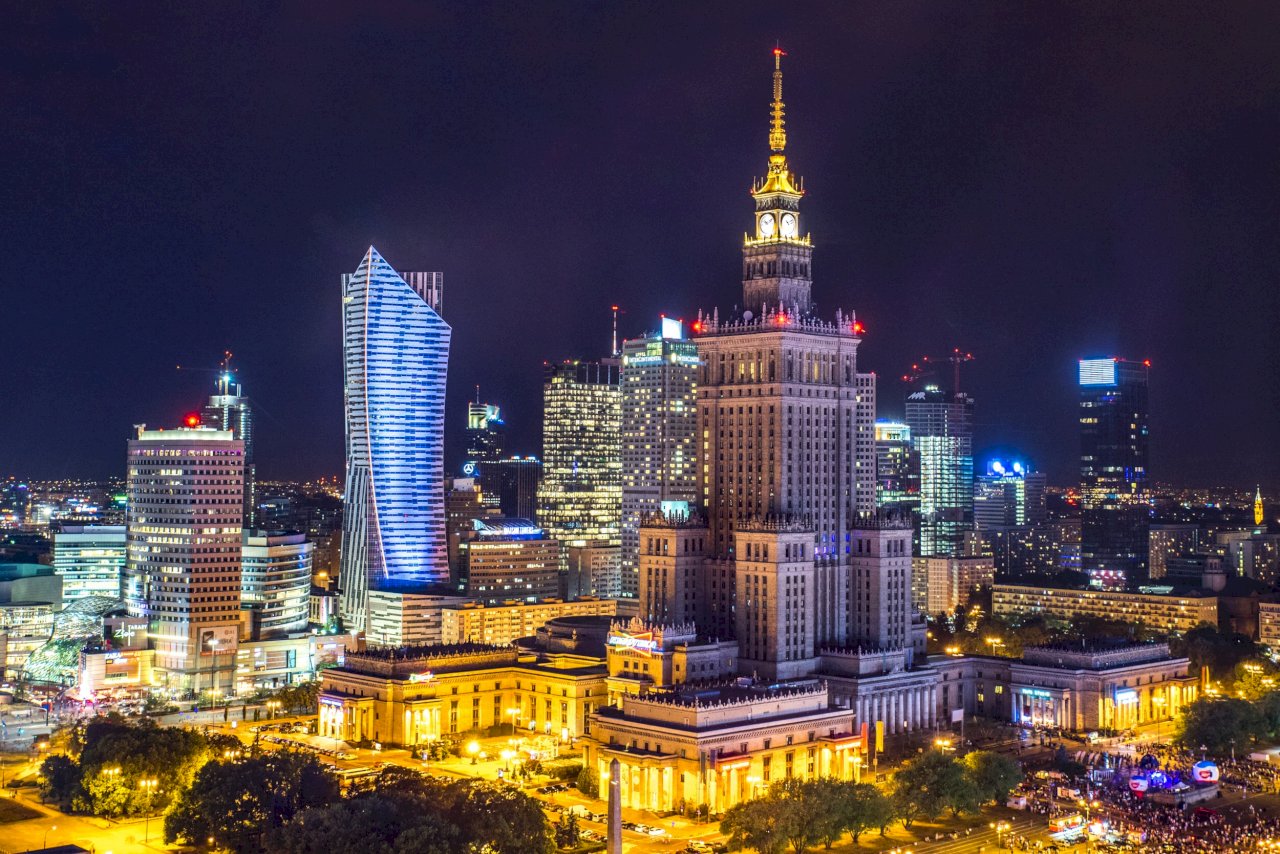 Vaping ban, broadcast blunder and news from Warsaw