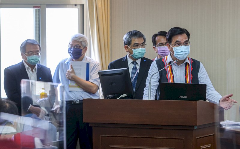 Pro-China artists shouldn’t undermine Taiwan for personal benefit: minister