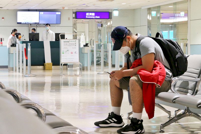 Minister: still too risky to ease inbound traveler quarantine rules