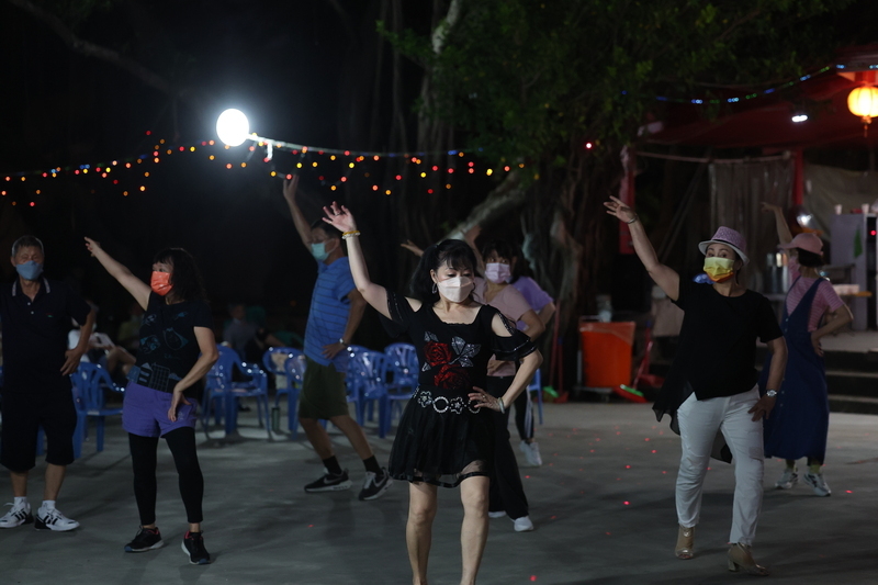 How to build a social life in Taiwan?