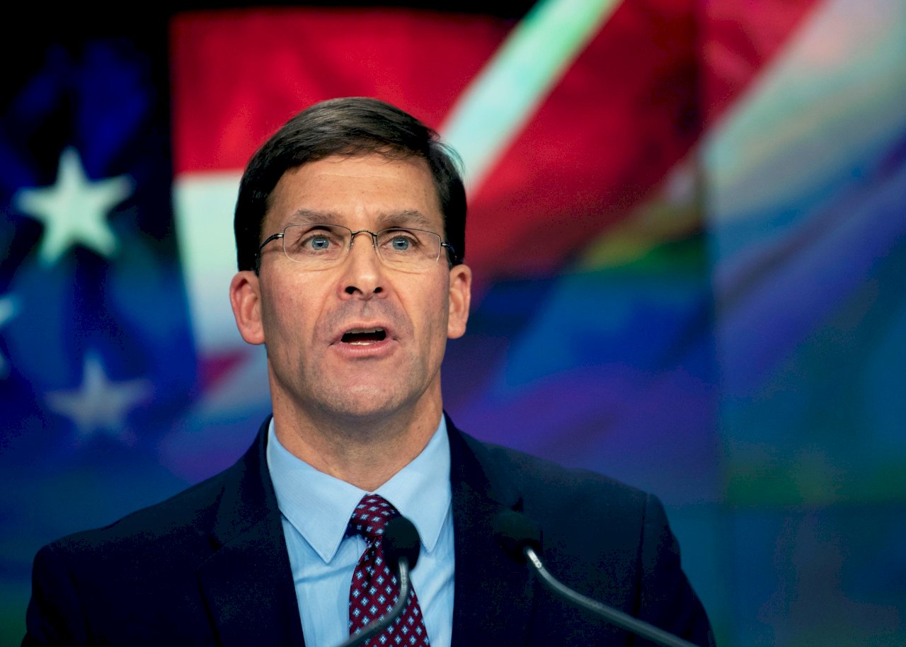 Former US defense secretary visits Taiwan