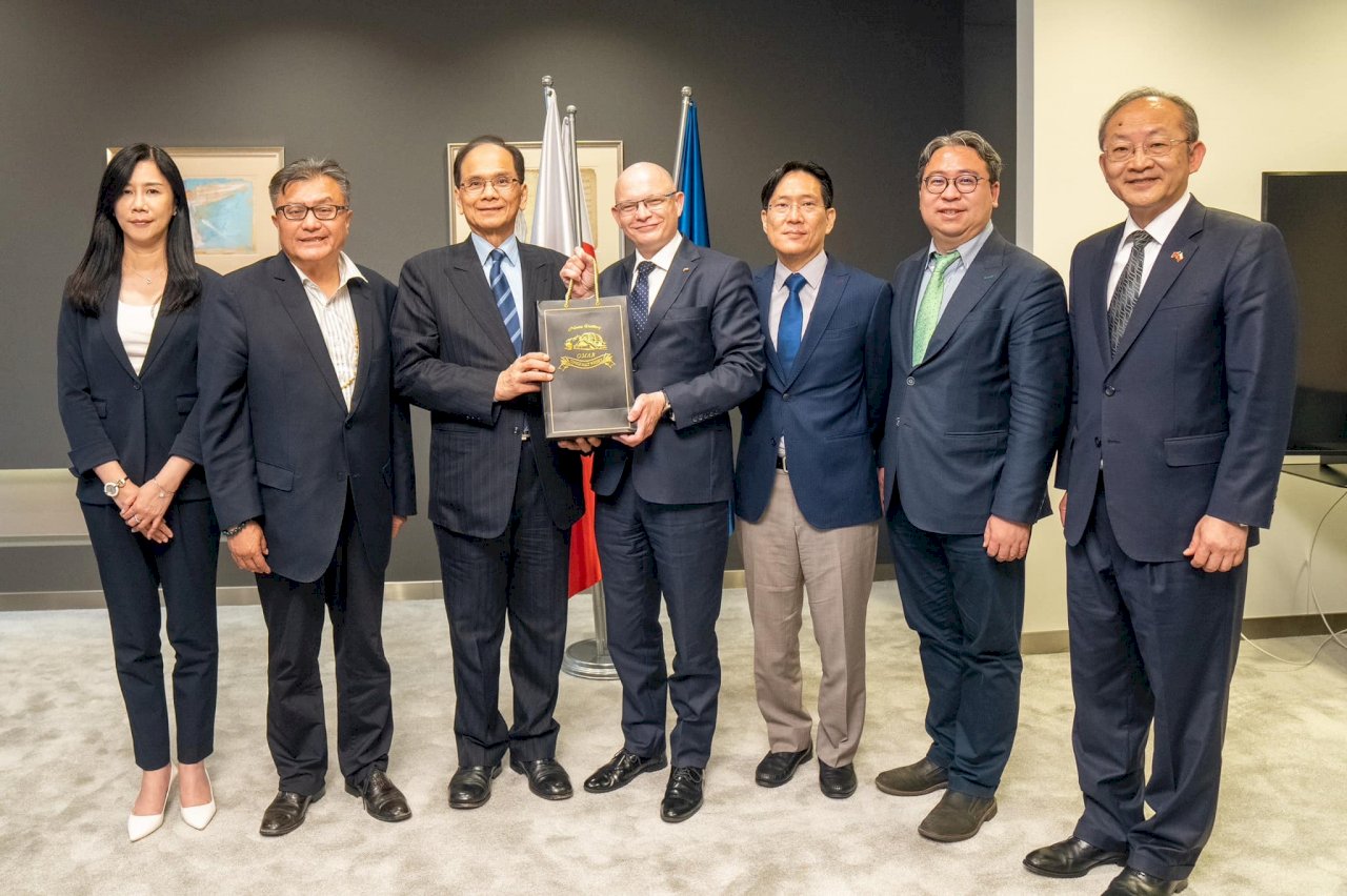 Taiwanese delegation meets with Central European and Baltic leaders