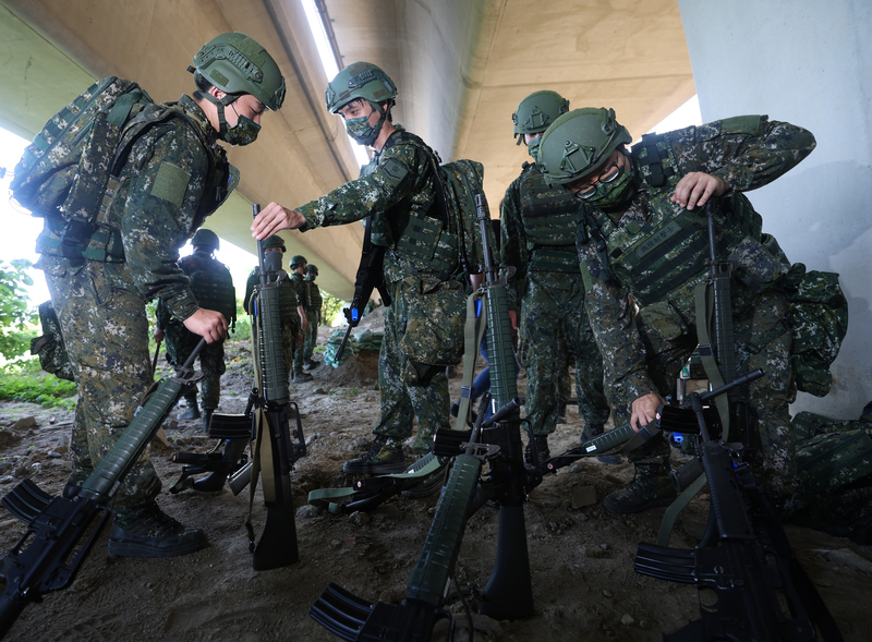 Defense Ministry launches voluntary co-ed military training