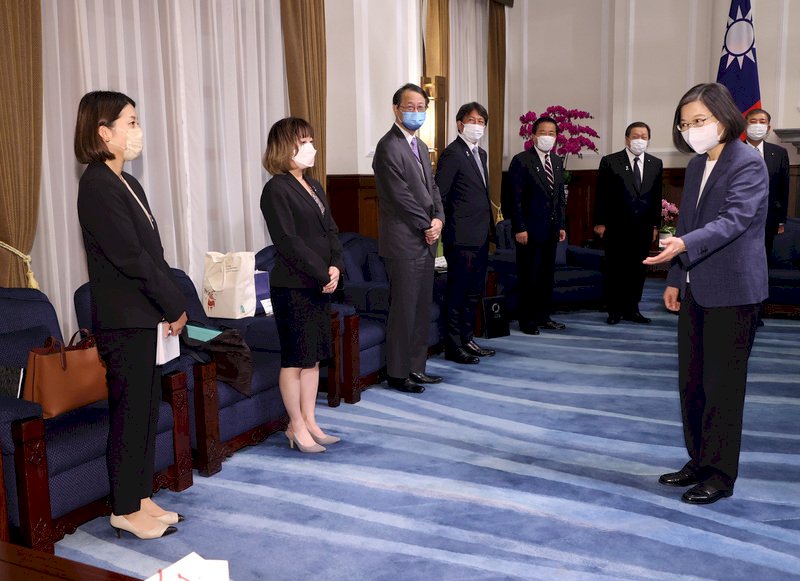 Japanese parliamentary delegation meets President Tsai, VP Lai