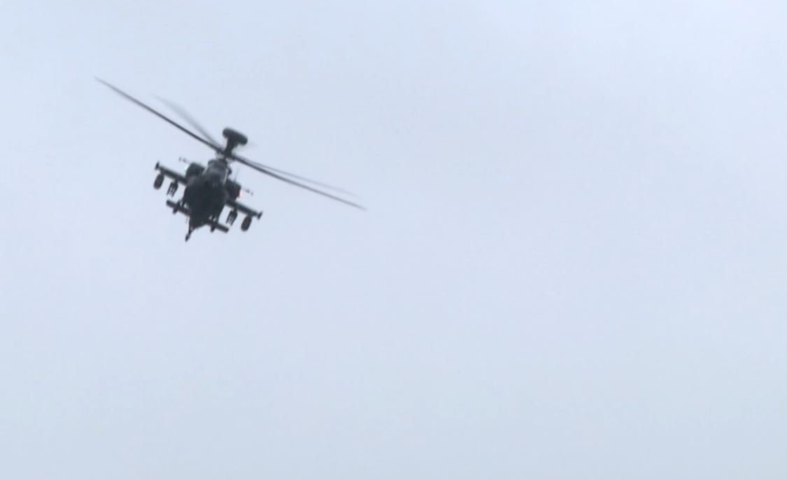 VIDEO: Army helicopters put on a spectacle in Pingtung County
