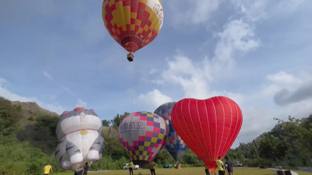 2022 Kaohsiung Hot-Air Balloon Festival kicks off after typhoon delay