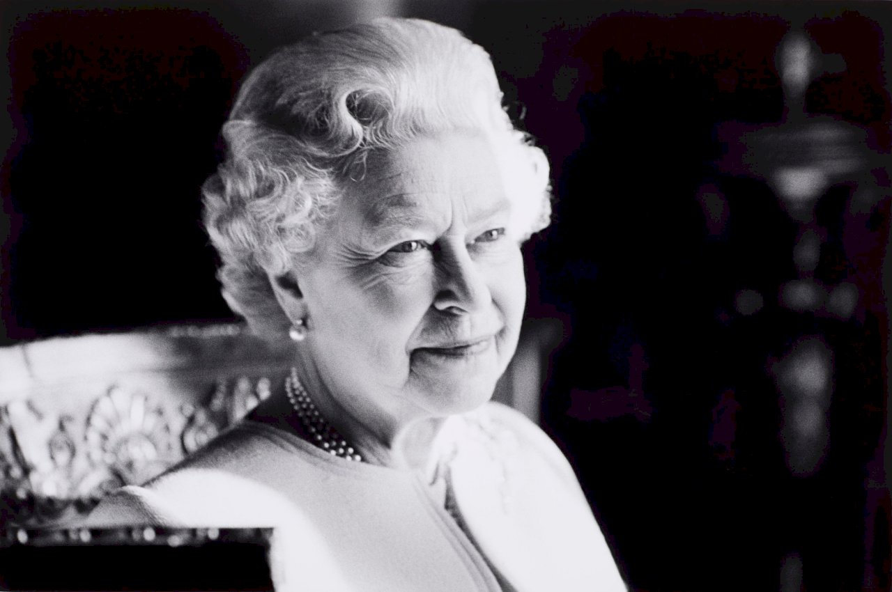 President Tsai Ing-wen sends condolences to UK for passing of Queen Elizabeth II