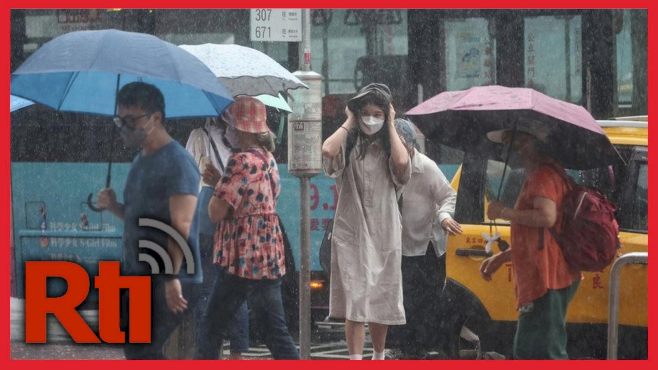 VIDEO: Typhoon Muifa brings heavy rain to northern Taiwan