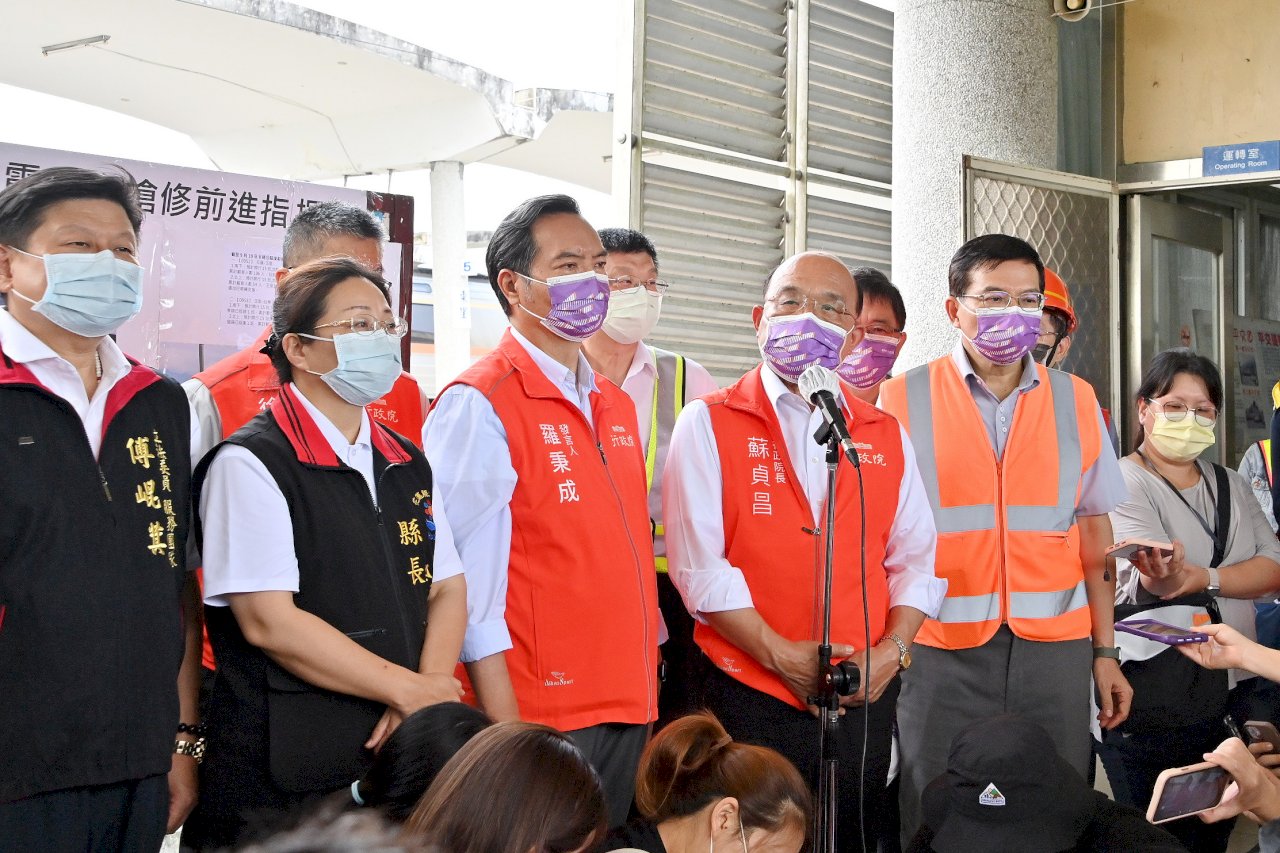 Taiwan premier travels to earthquake site