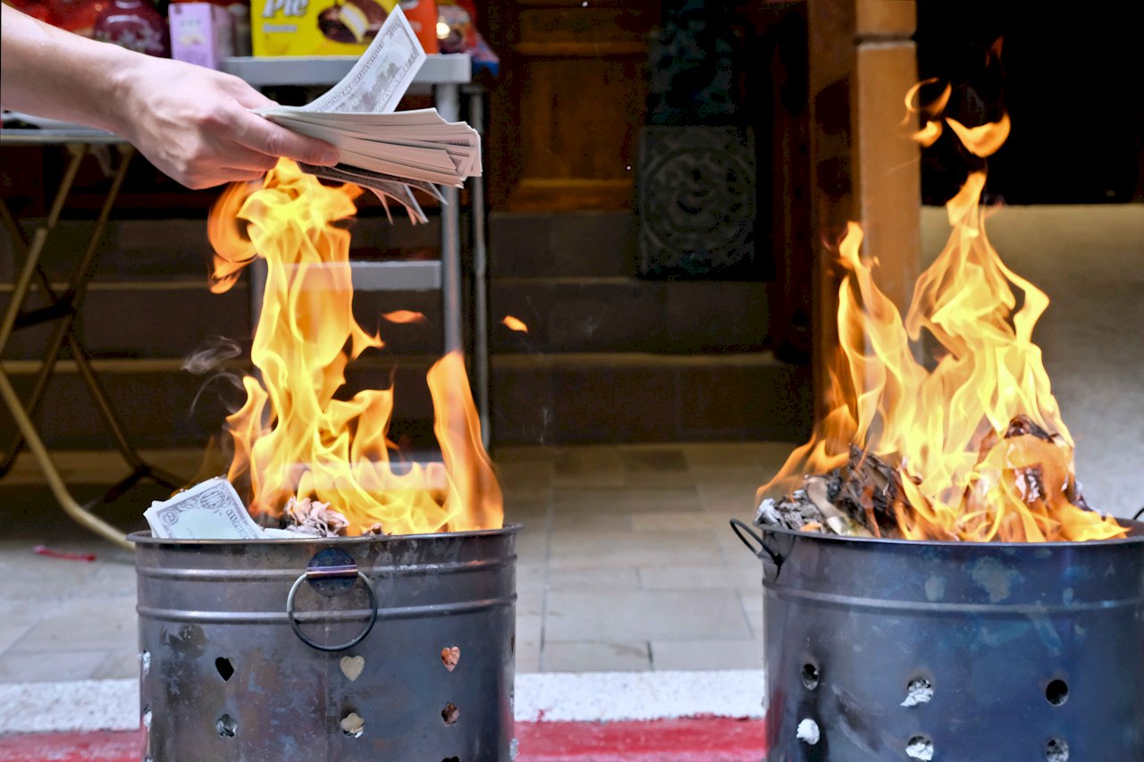 Legal terms: Why are offerings of food real while offerings of money are not?