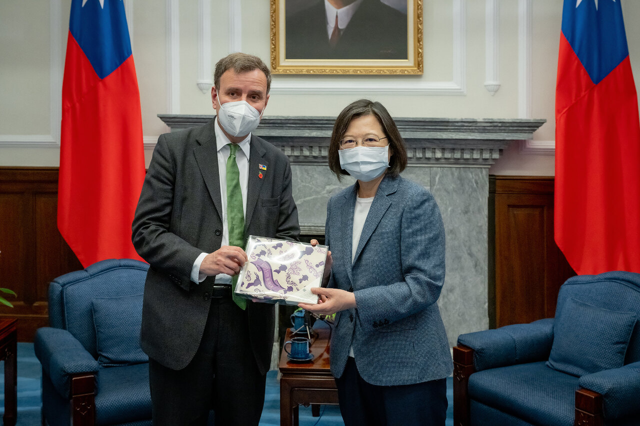 Taiwan to build more resilient global supply chain with the UK: Tsai