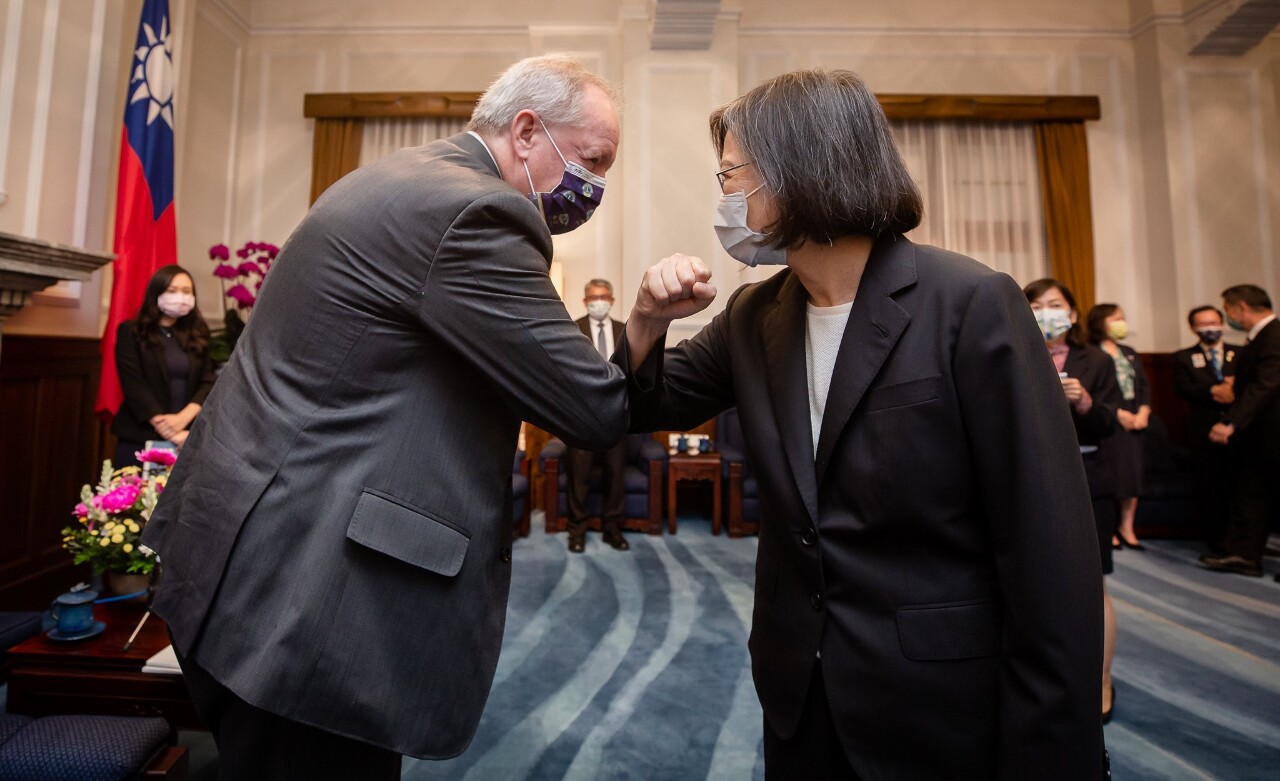 President Tsai meets with charity to promote international development cooperation