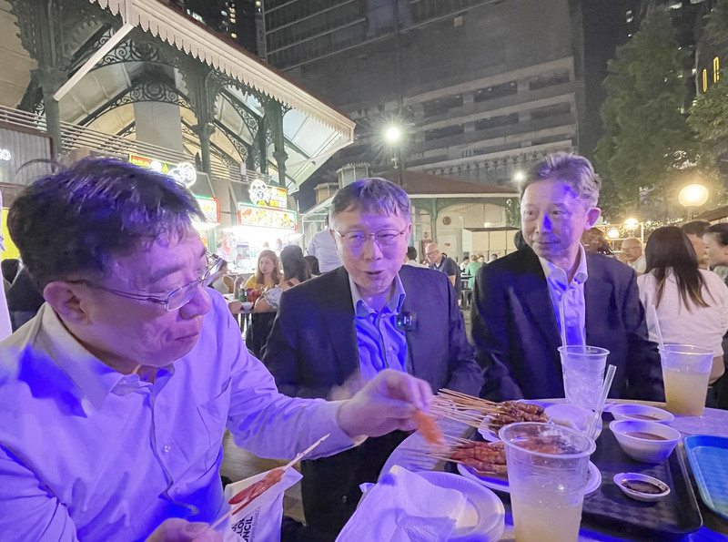 Taipei mayor visits Singapore to learn from bilingual state
