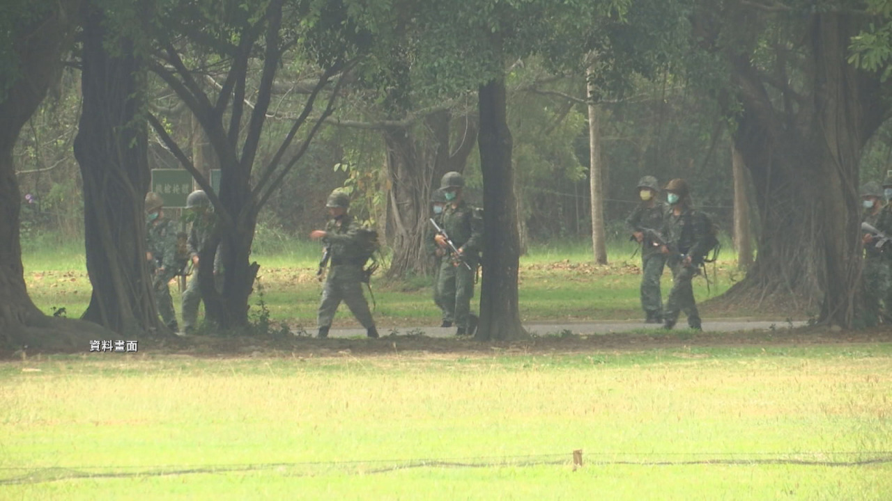 Taiwan extends conscription to one year