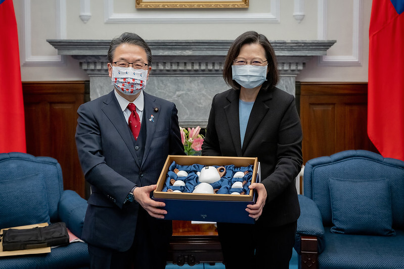 Leading Japanese politician visits Taiwan, voices support for defense moves