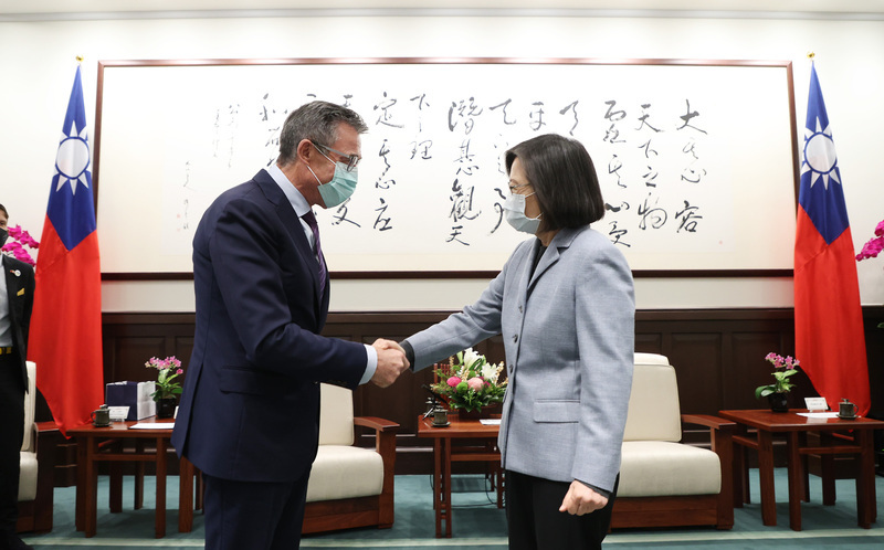 Ex-NATO secretary general: “strong support” for Taiwan’s self-determination